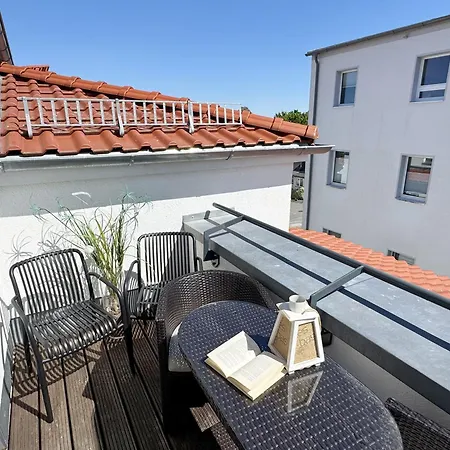 Anni - 08 Mit Balkon *